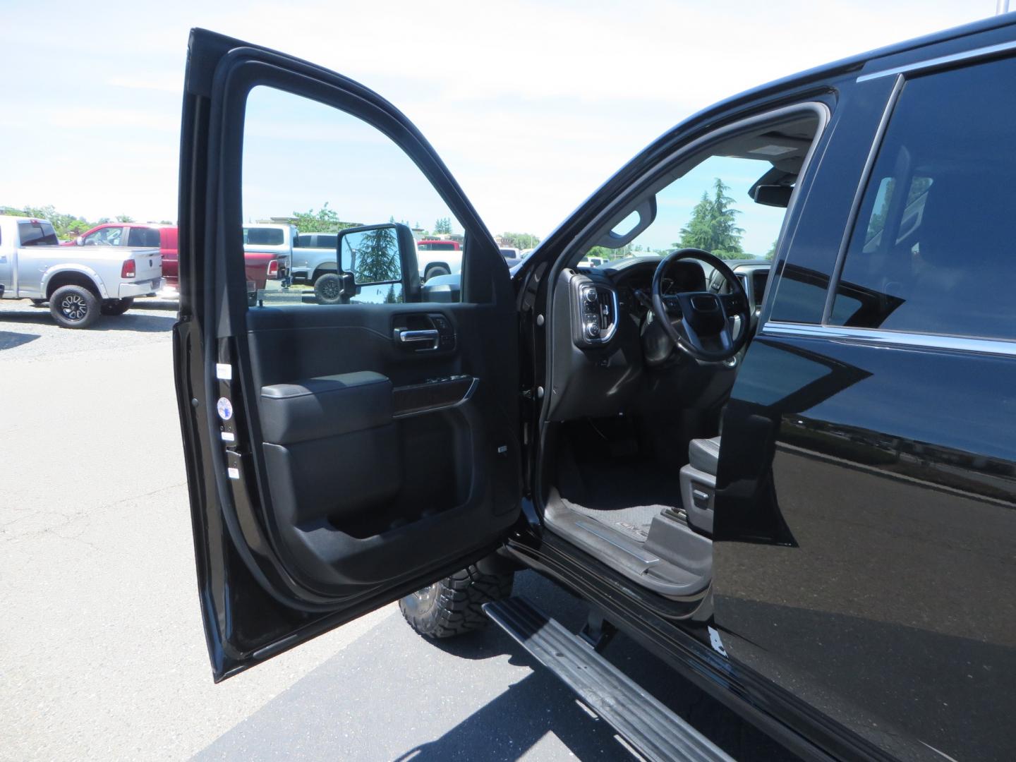 2022 BLACK /BLACK GMC Sierra 2500HD Denali Crew Cab 4WD (1GT49REY0NF) with an 6.6L V8 OHV 16 DIESEL engine, 6A transmission, located at 2630 Grass Valley Highway, Auburn, CA, 95603, (530) 508-5100, 38.937893, -121.095482 - Features a BDS 3" suspension system with Fox shocks, 20" Fuel Maverick wheels, and 35" Nitto Ridge Grappler tires. - Photo#17